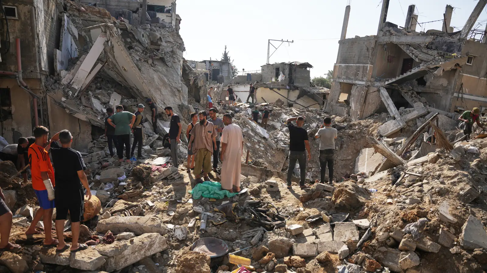 Árásir halda áfram á Gaza þrátt fyrir samkomulag um afvopnun Hamas