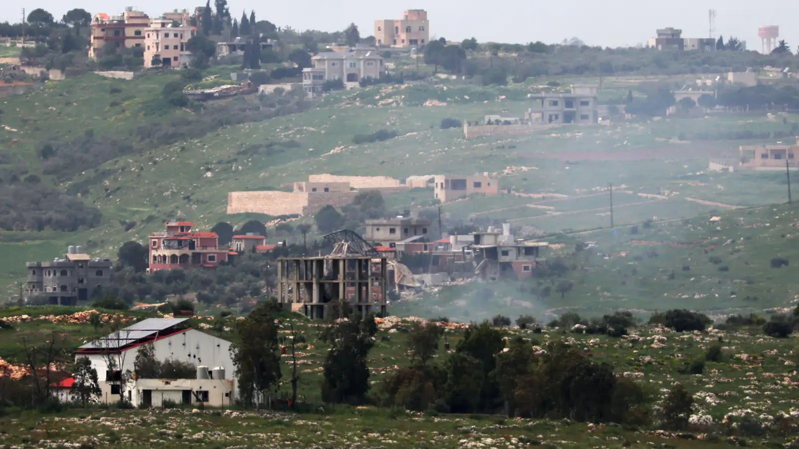 Stjórnvöld í Líbanon segja vopnahlé í pípunum