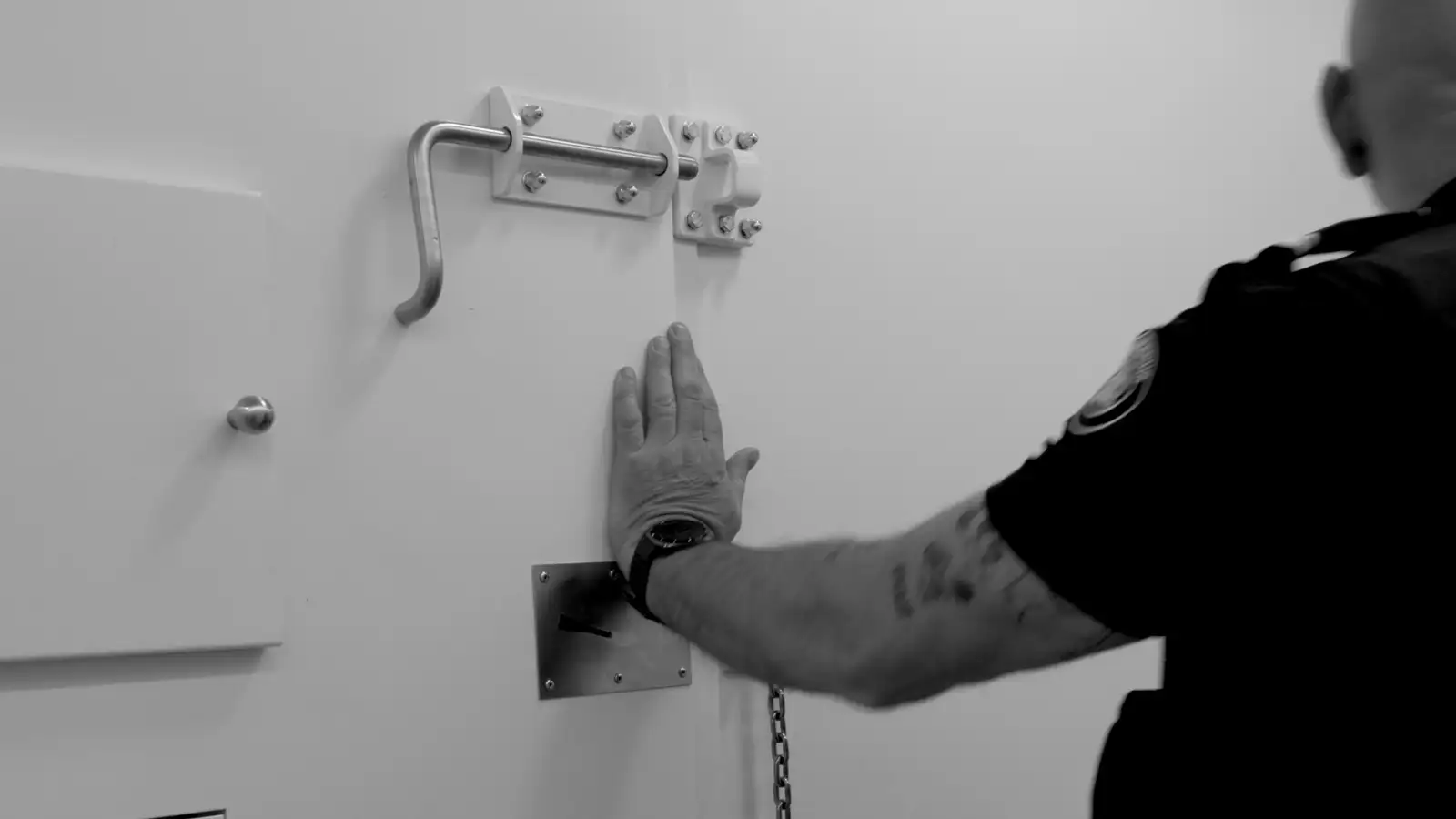 Amnesty gagnrýna einangrun ungrar konu á Hólmsheiði