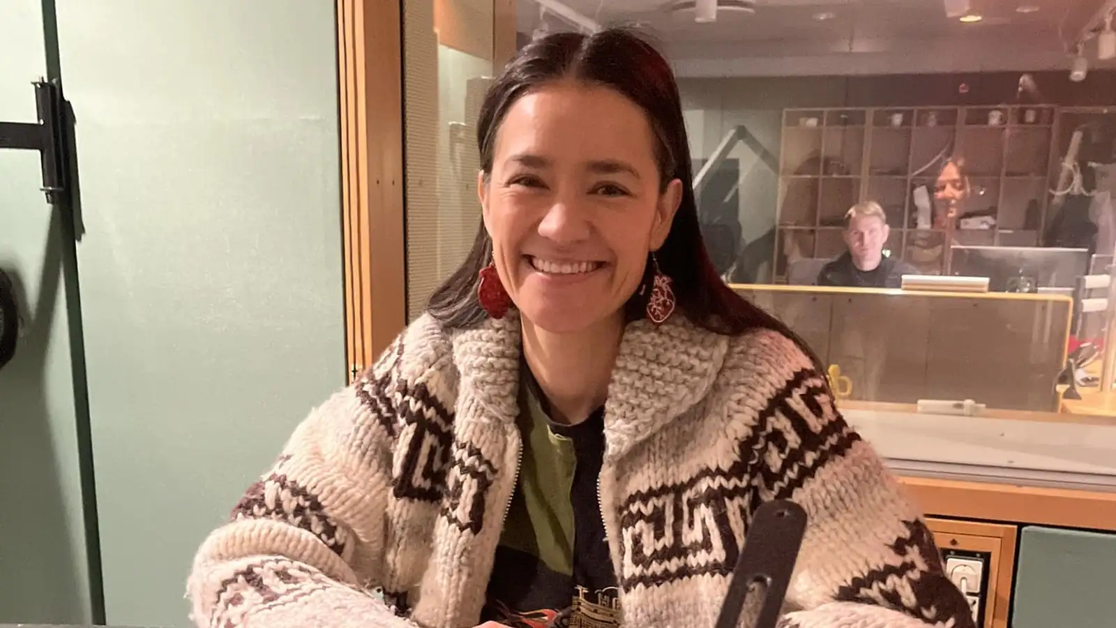 Siglir í gegnum lífsins storma og vonar það besta