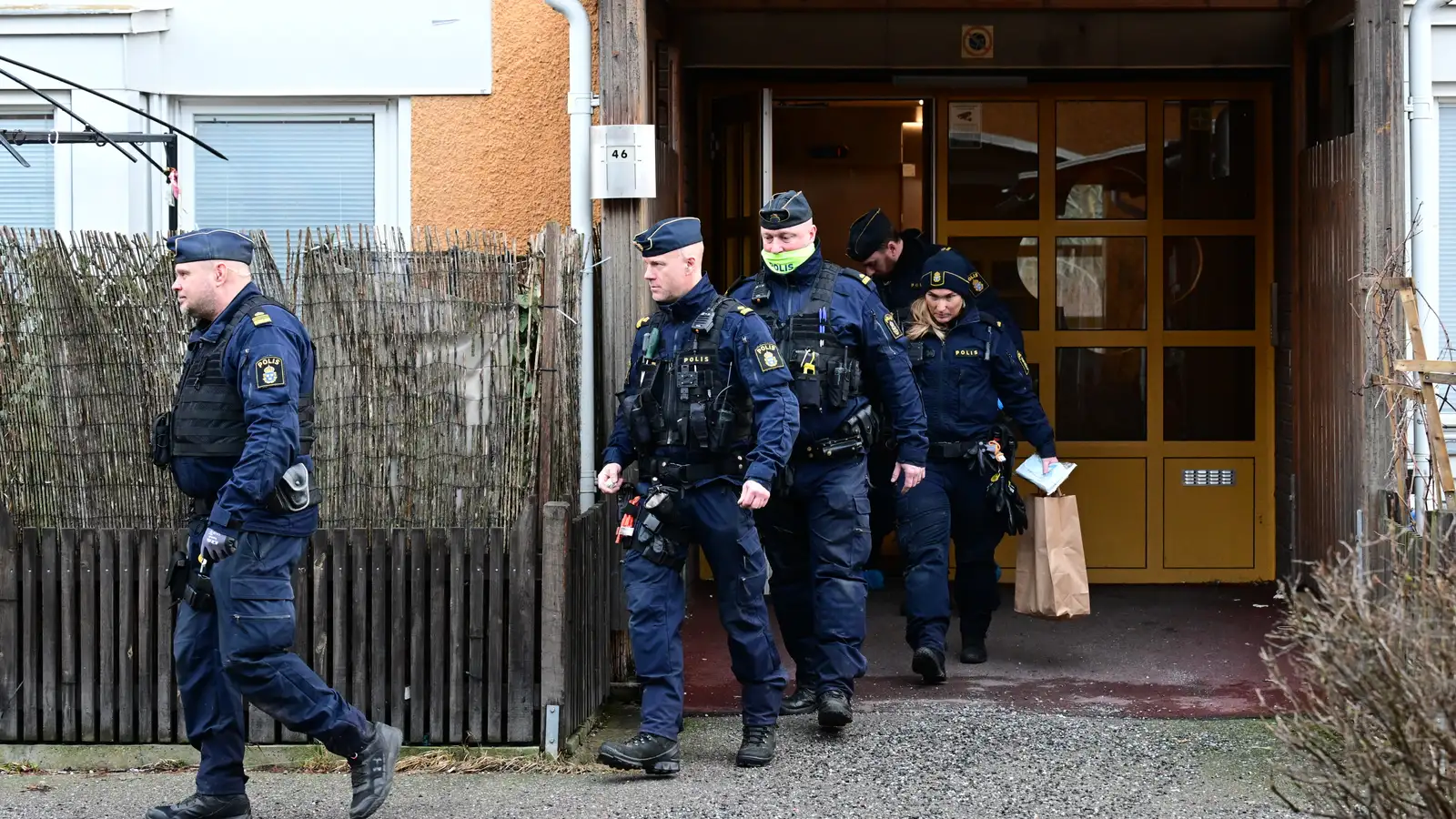 Fara fram á handtöku manns sem grunaður er um að hafa myrt kóranbrennara