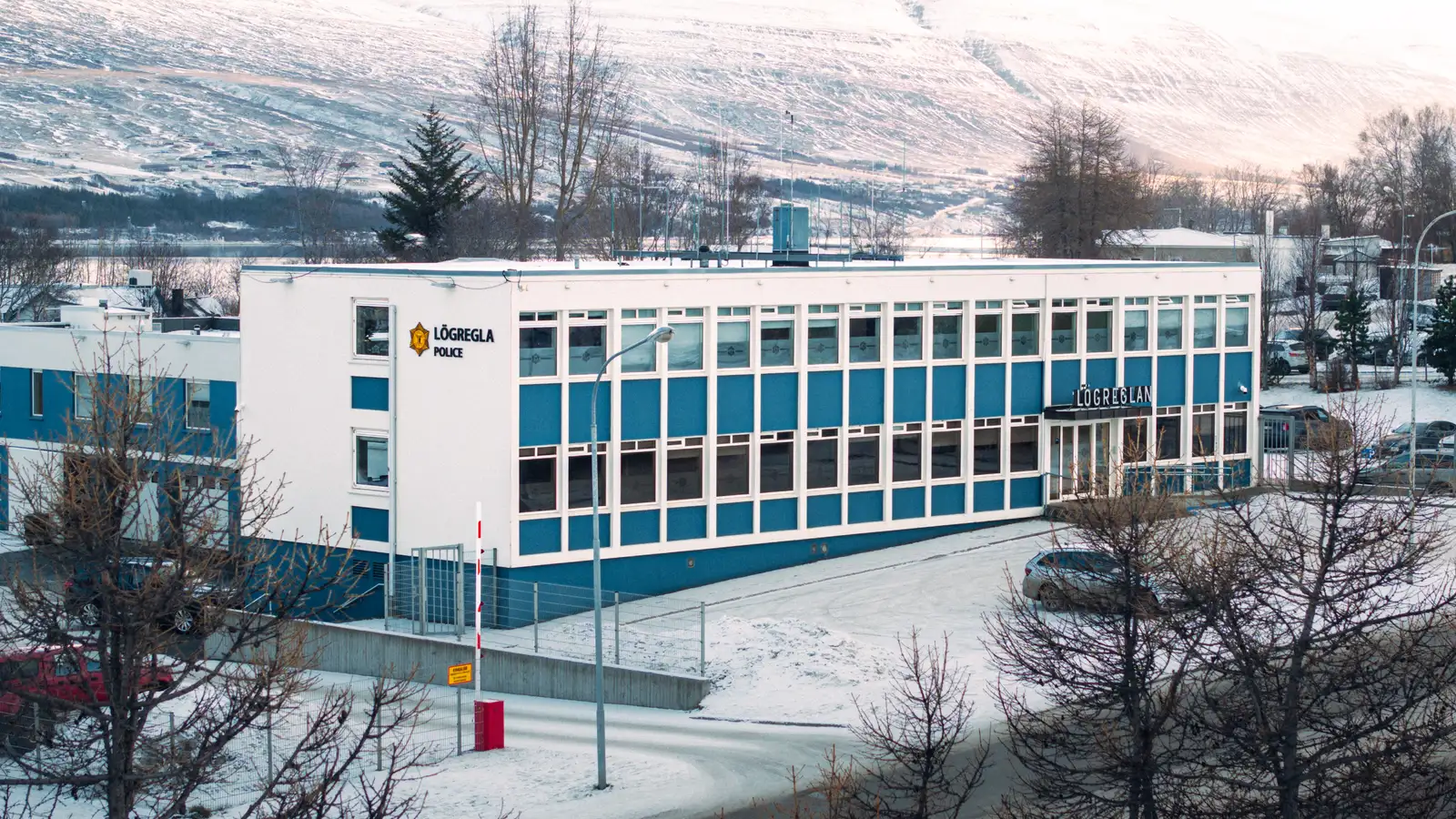 Blæs að norðaustan