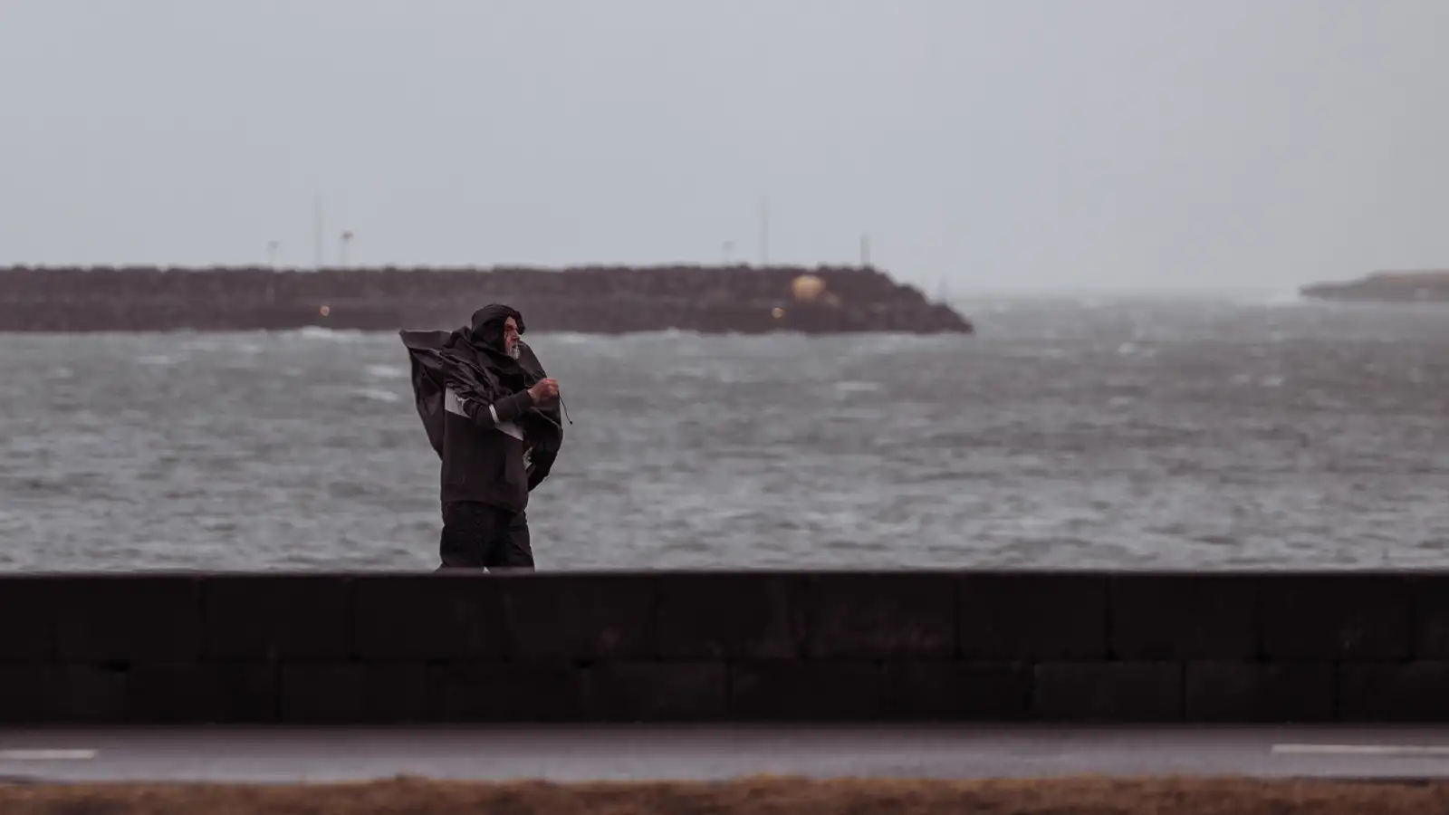 Austanátt stríðir landsmönnum