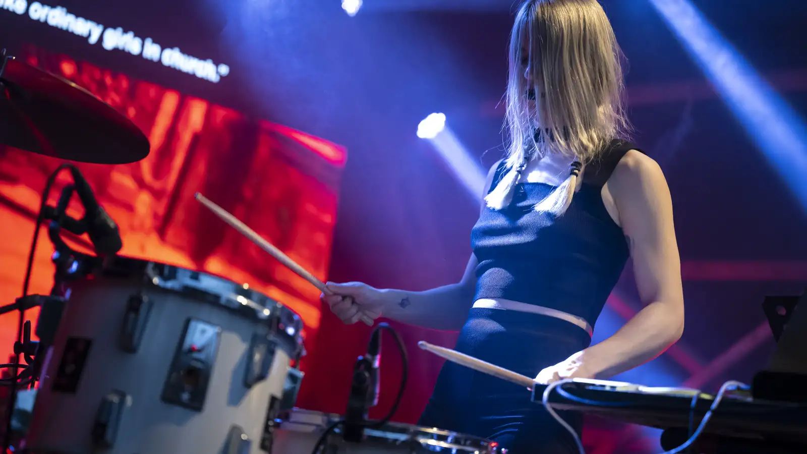 Fjórða konan úr Pussy Riot fær ríkisborgararétt