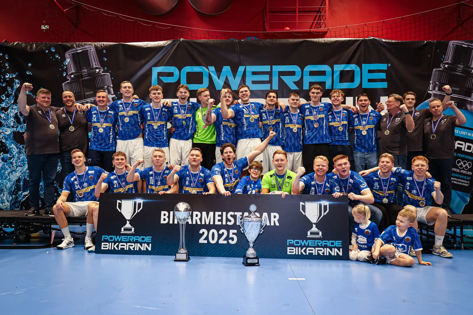 Fram fagnar bikarmeistaratitli karla í handbolta 2025.