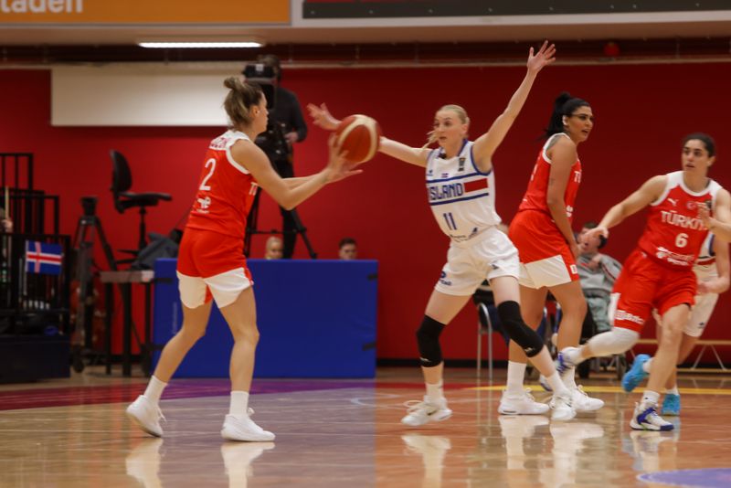 Svipmyndir úr leik Íslands og Tyrklands í undankeppni EM kvenna í körfubolta 2024. Leikið var á Ásvöllum 12.11.2023.