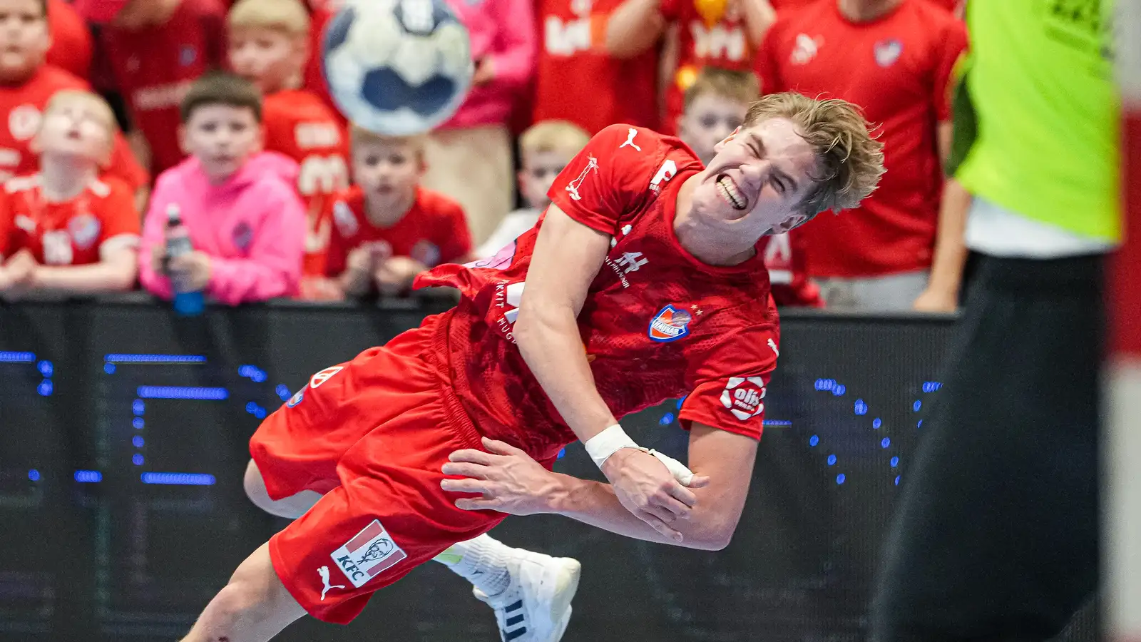 Haukar í undanúrslitin og mæta FH