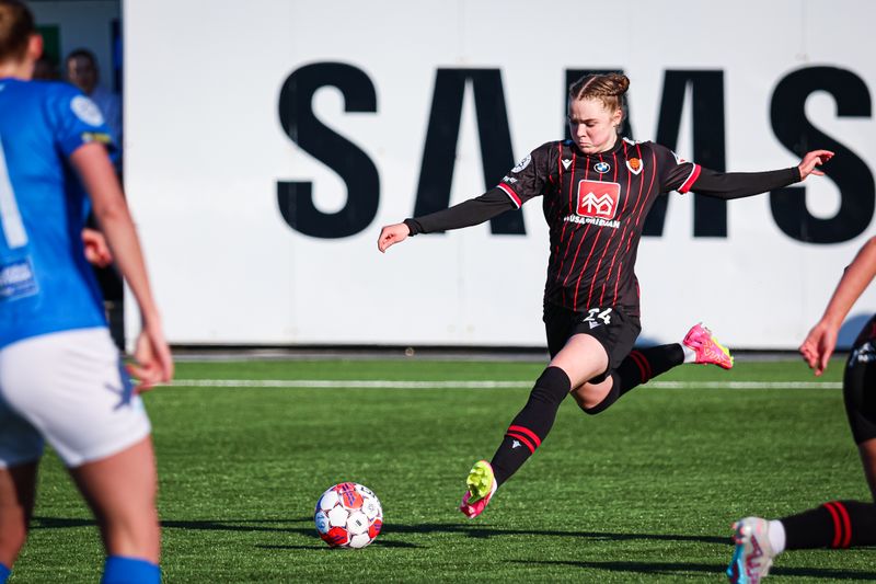 Fótboltakonan Sigdís Eva Bárðardóttir í leik með Víking gegn Stjörnunni í Bestu deild kvenna 2024