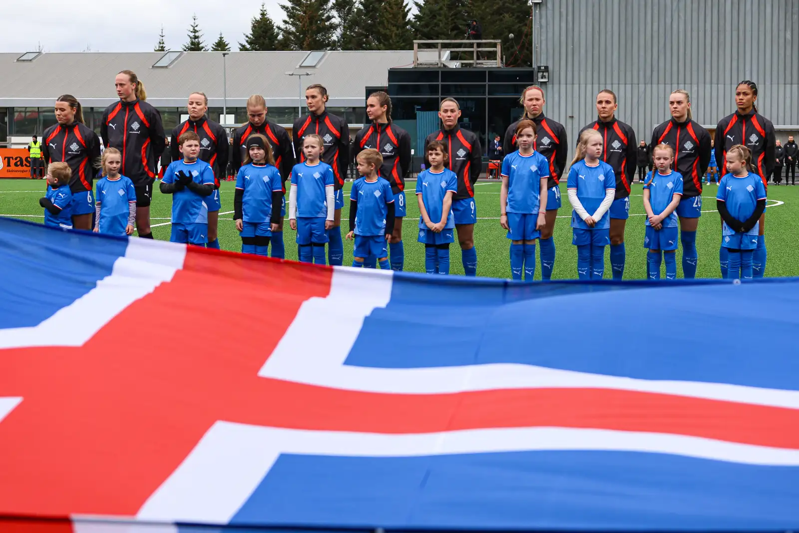 Úr leik Íslands og Sviss í Þjóðadeild kvenna í fótbolta þann 8. apríl 2025.