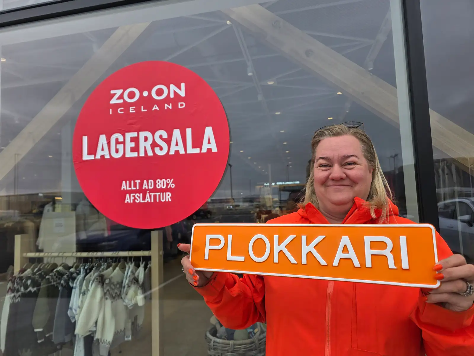 Íbúar á Selfossi hafa stofnað plokkvinafélag. Þau hittast á Selfossi og nágrenni og plokka rusl. Elín Birna Bjarnfinnsdóttir er yfirplokkari í Árborg.