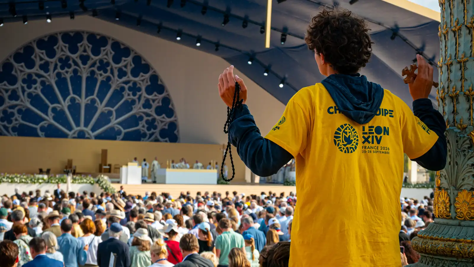 Hundruðir þúsunda fögnuðu Leó páfa í París: „Unga fólkið er kirkja nútímans“