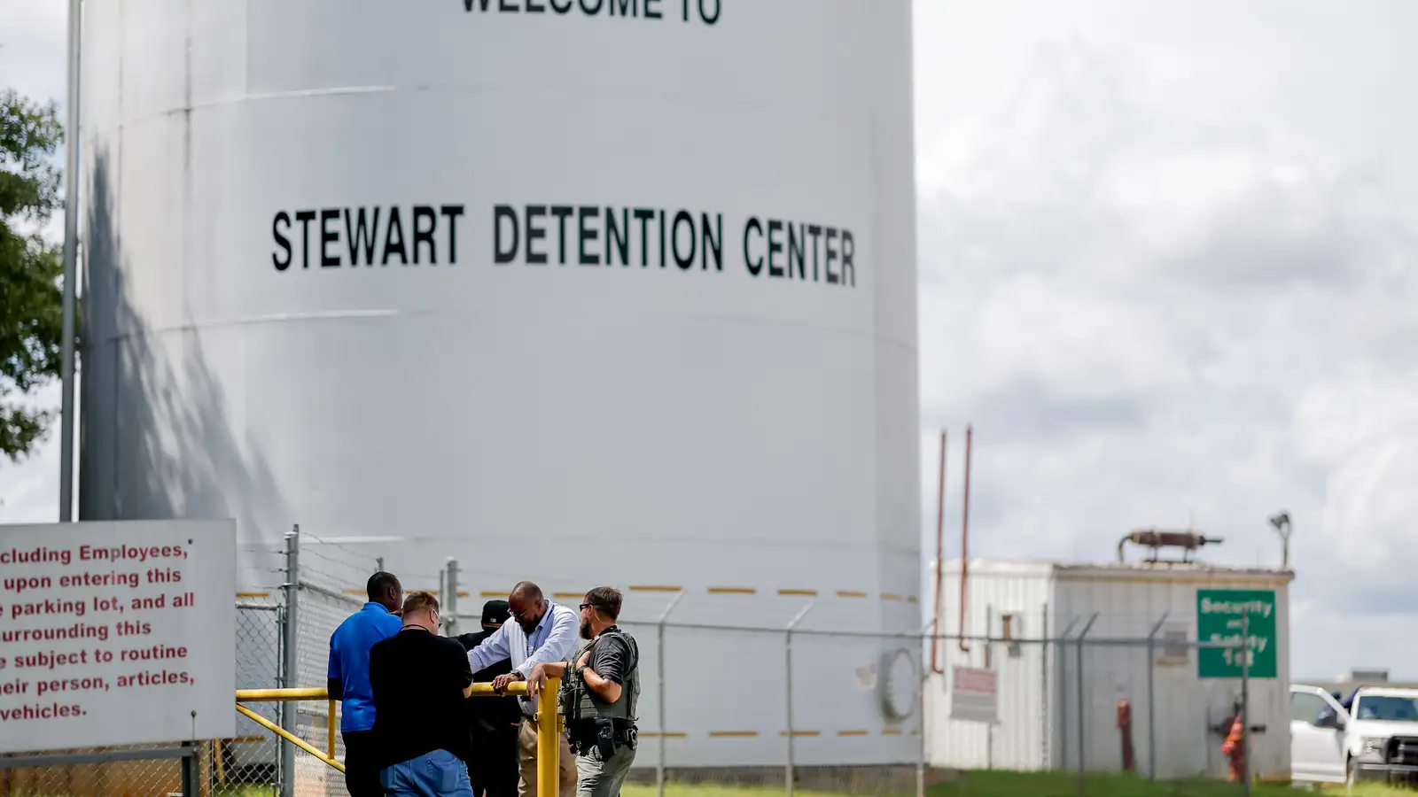 Franskri ekkju á níræðisaldri sleppt úr haldi ICE