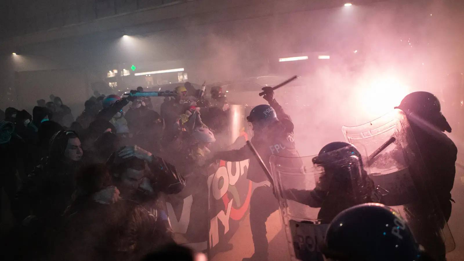 Hörð mótmæli gegn vetrarólympíuleikunum og viðveru ICE í Mílanó