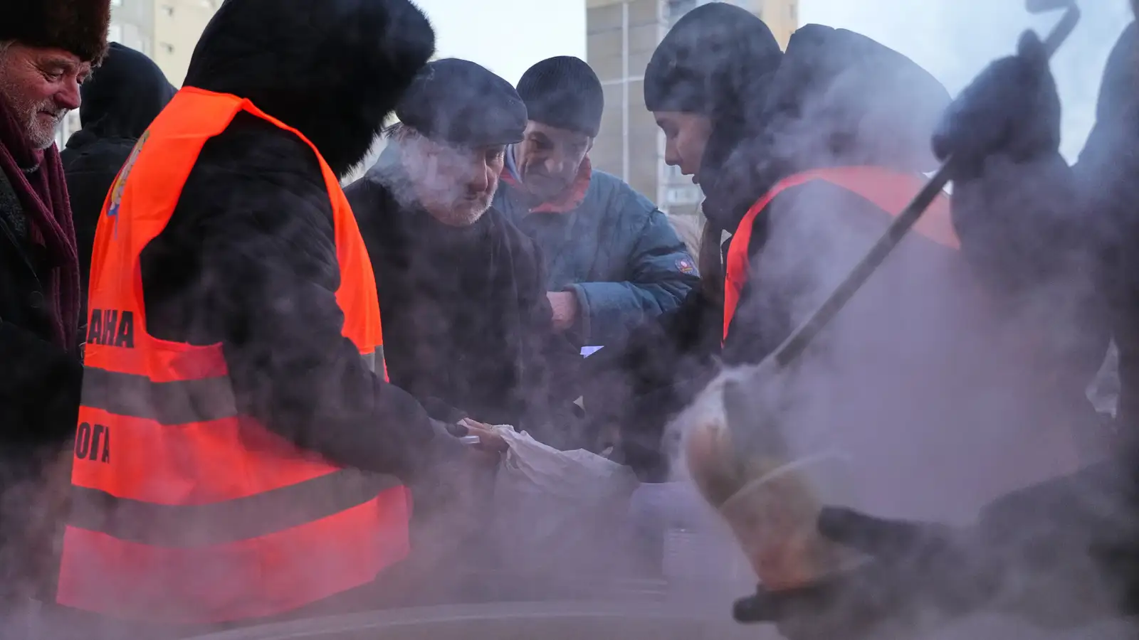 Bandaríkjaforseti hvetur Rússlandsforseta til að stöðva stríðið