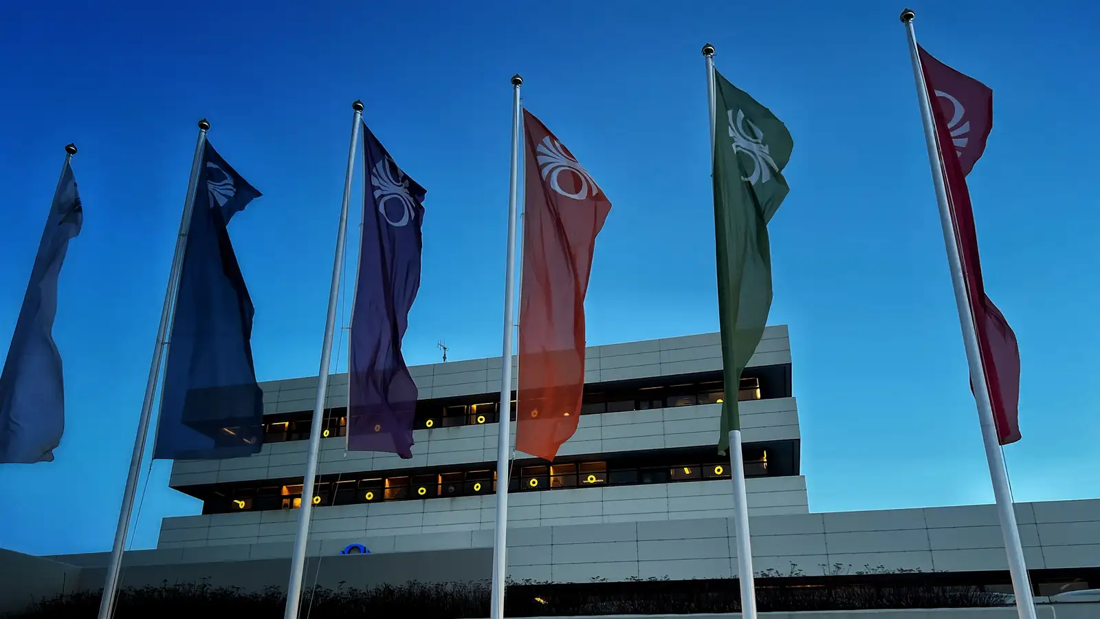 Leggjast gegn lækkun hámarksstyrks og styðja breytingar