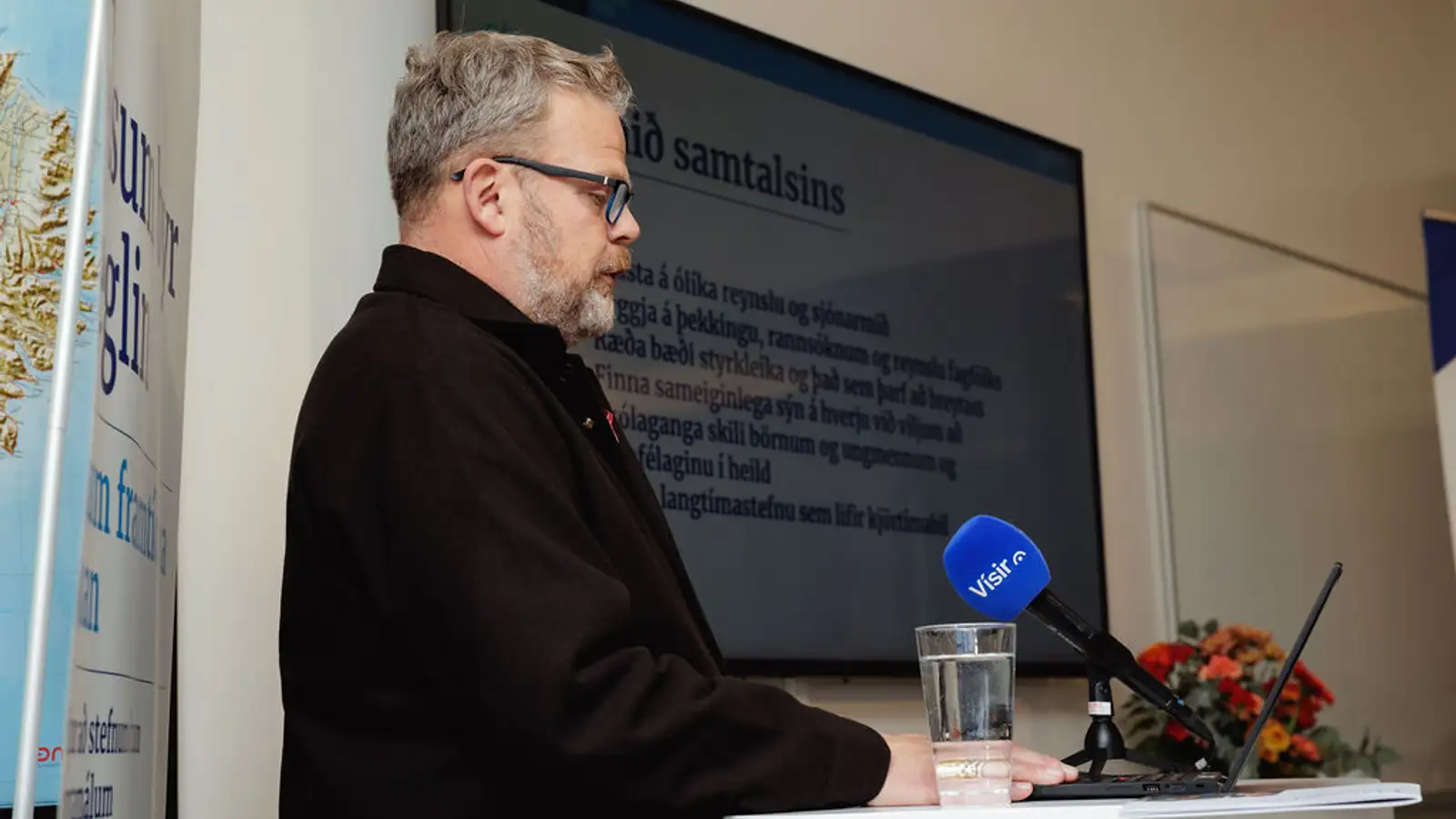 Vilja framtíðarsýn í skólamálum og kalla eftir samtali