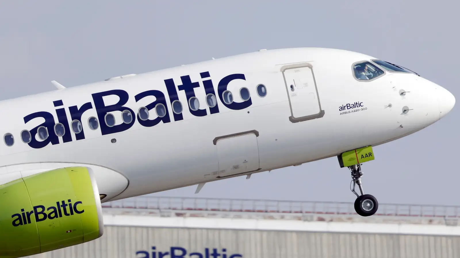 AirBaltic í greiðslustöðvun