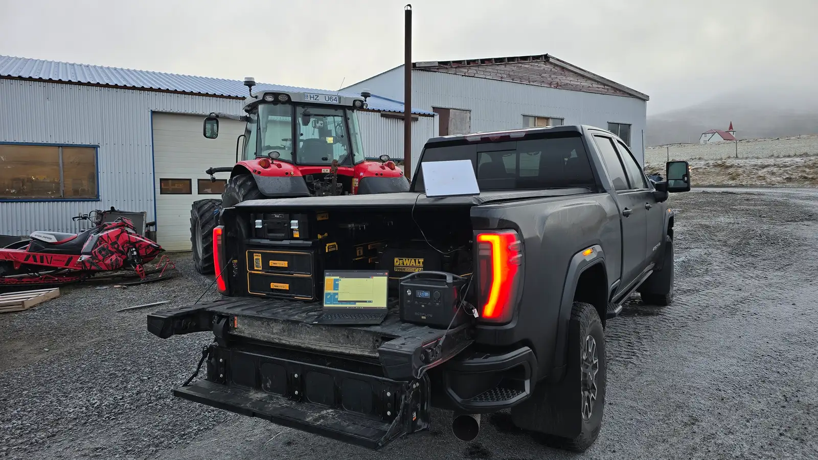 Stoppa í fjarskiptagötin með Starlink-netbúnaði