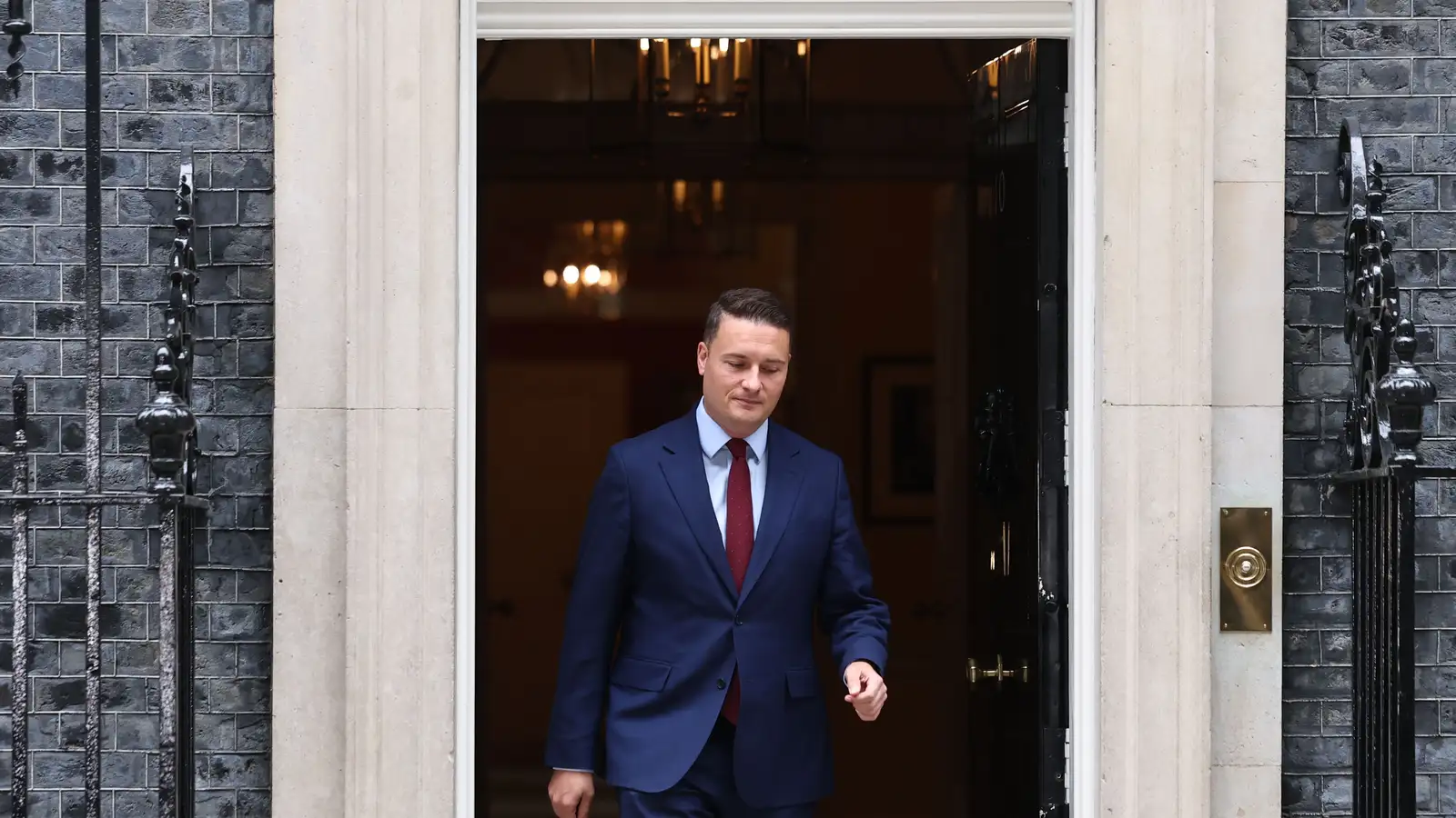 Streeting segir af sér og þykir líklegur til að skora Starmer á hólm
