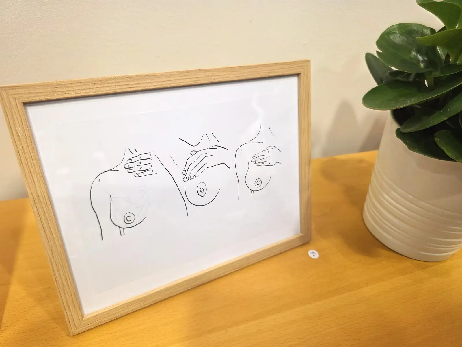 Myndir frá listasýningu á Hveragerði. Þarna sýndu þrjár kynslóðir listakvenna, Hulda Sigurlína Þórðardóttir, Ronja Vignisdóttir og Ingibjörg Sigurðardóttir.