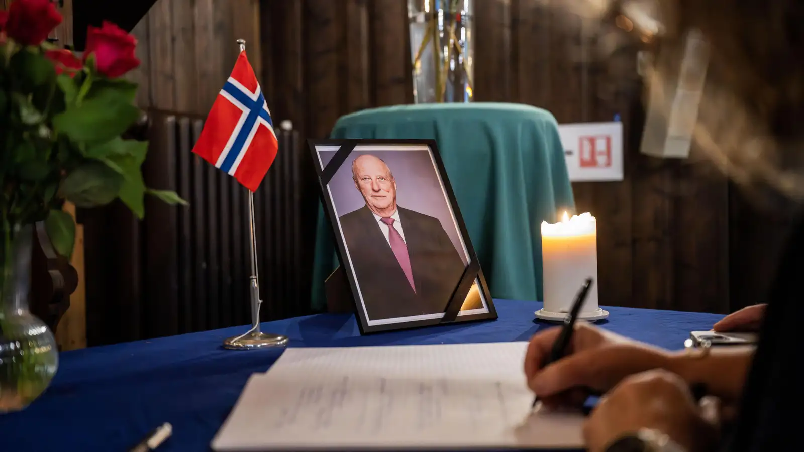 Haraldur Noregskonungur jarðsunginn 9. september