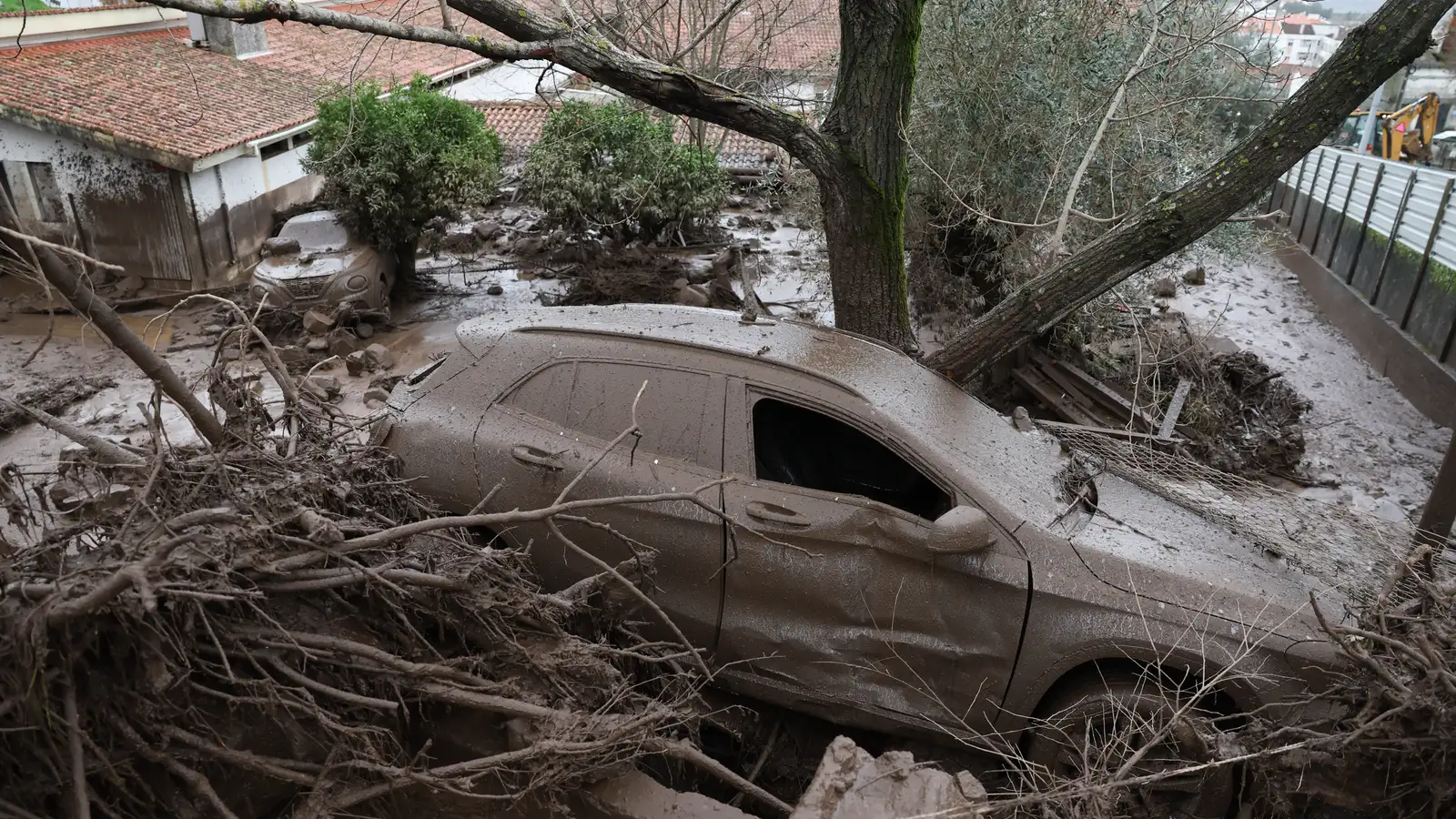 Innanríkisráðherrann segir af sér