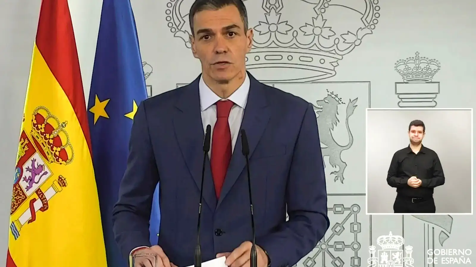 Spánverjar synda gegn brottvísunarstraumnum og bjóða ólöglegum innflytjendum dvalarleyfi