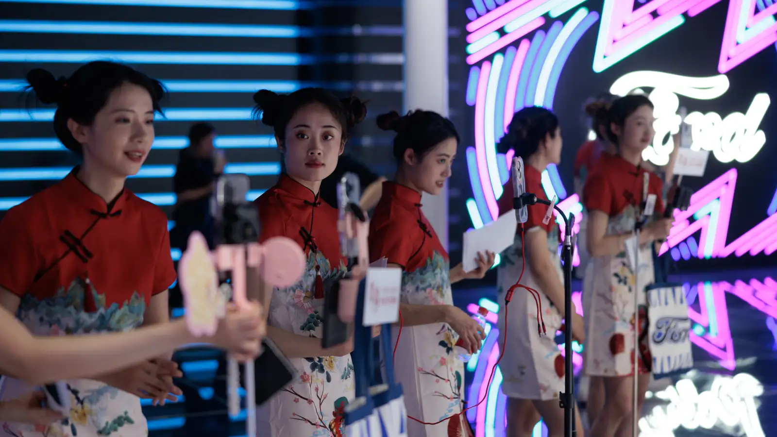 Kínverjar banna ómenntuðum áhrifavöldum að deila ráðleggingum á netinu