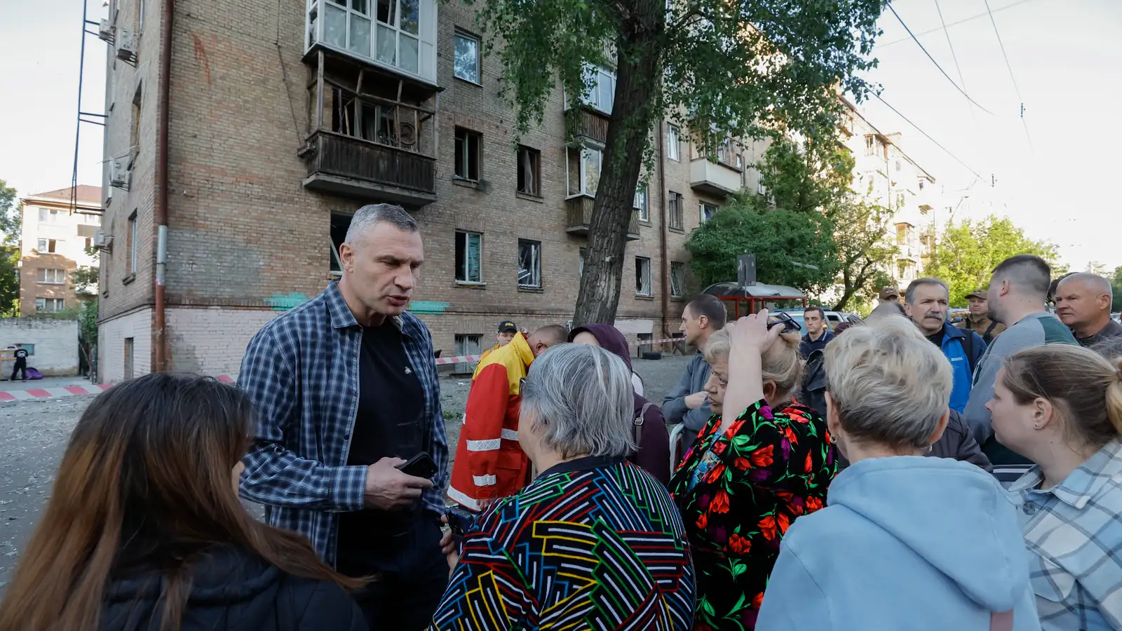 Hið minnsta níu týndu lífi í loftárásum á Kyiv og nágrenni