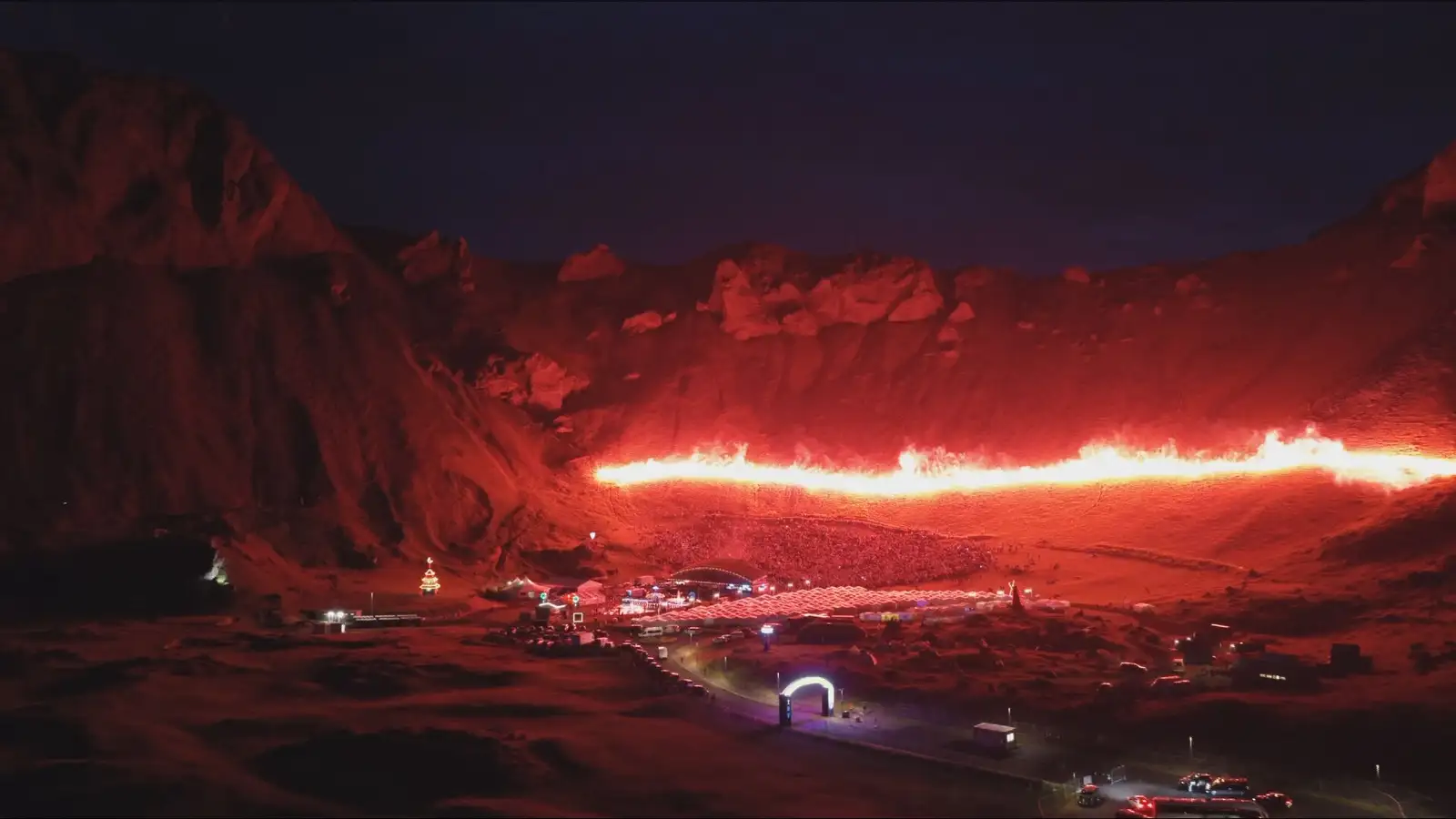 Blysin tendruð í Herjólfsdal