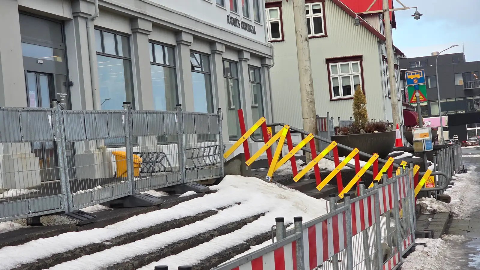 Nýjar tröppur óskast við Ráðhús Árborgar