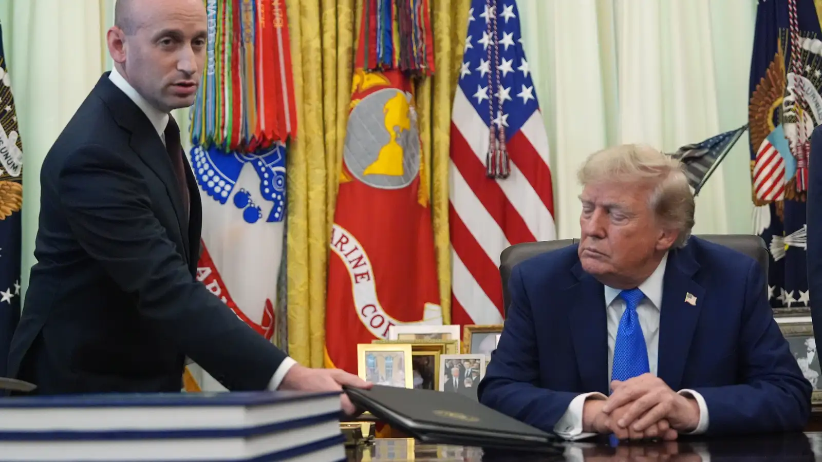 Trump undirritar tilskipun sem beinist gegn því sem hann kallar „fæðingartúrisma“
