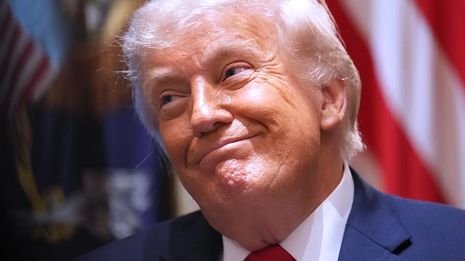 Kröfuharður Trump boðar ákvörðun um vopnahléssamkomulag