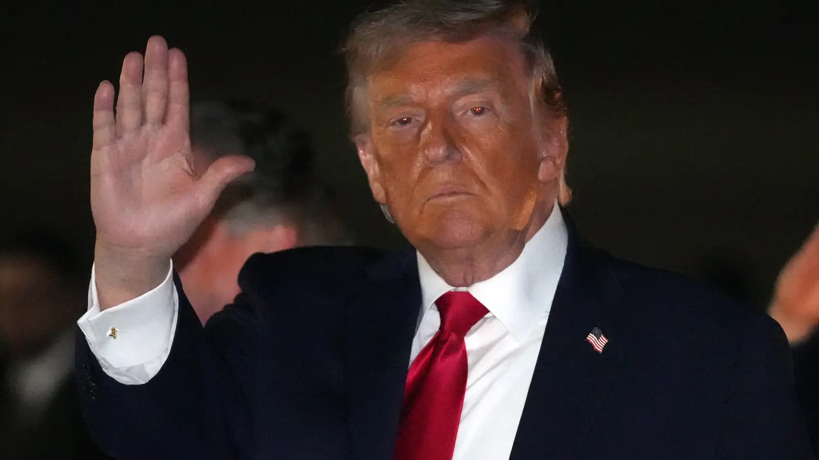Trump sakar Írana um að skjóta niður þyrlu — ætlar