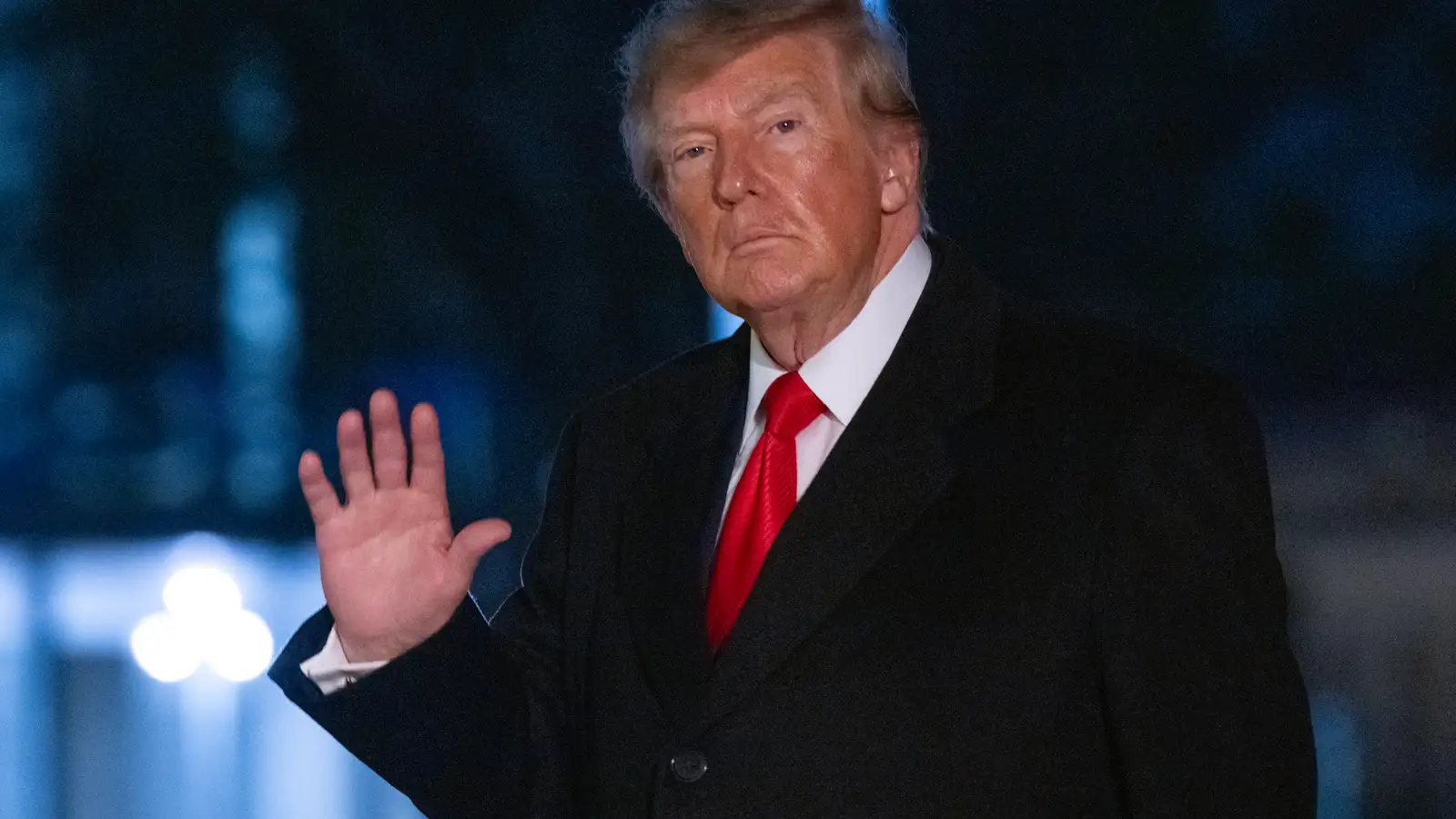 Dómari bannar Trump að nota skattfé í auglýsingar sínar