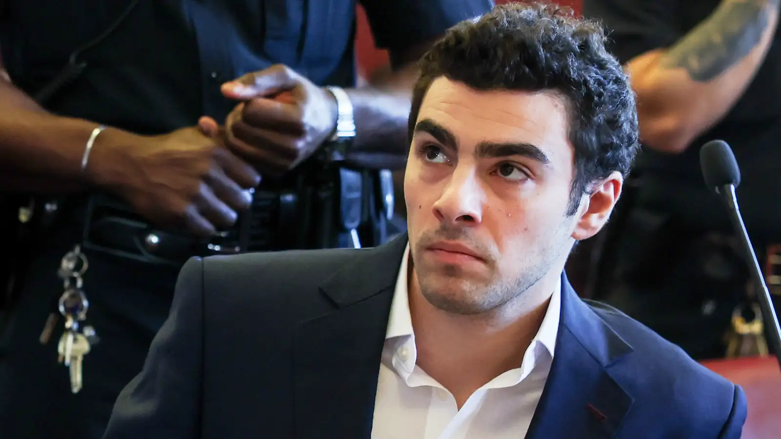 Útilokar dauðarefsingu yfir Mangione