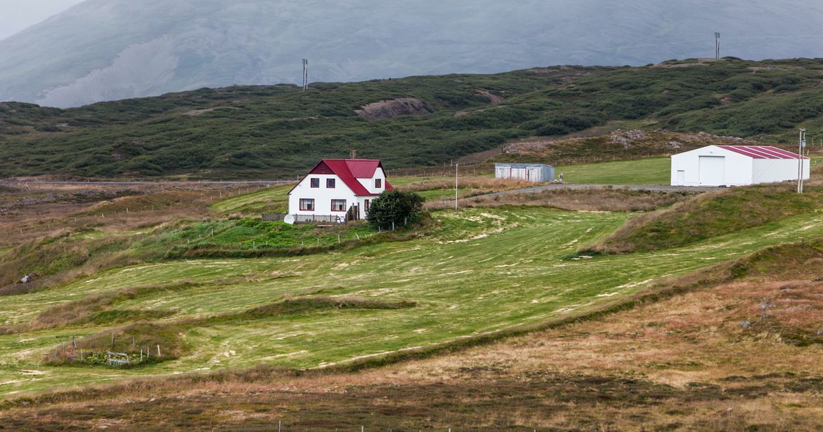 Byggðu hótel fyrir bændur - RÚV.is