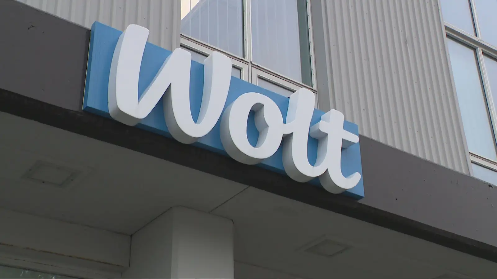 Wolt hafnar því að sendlar starfi í gerviverktöku