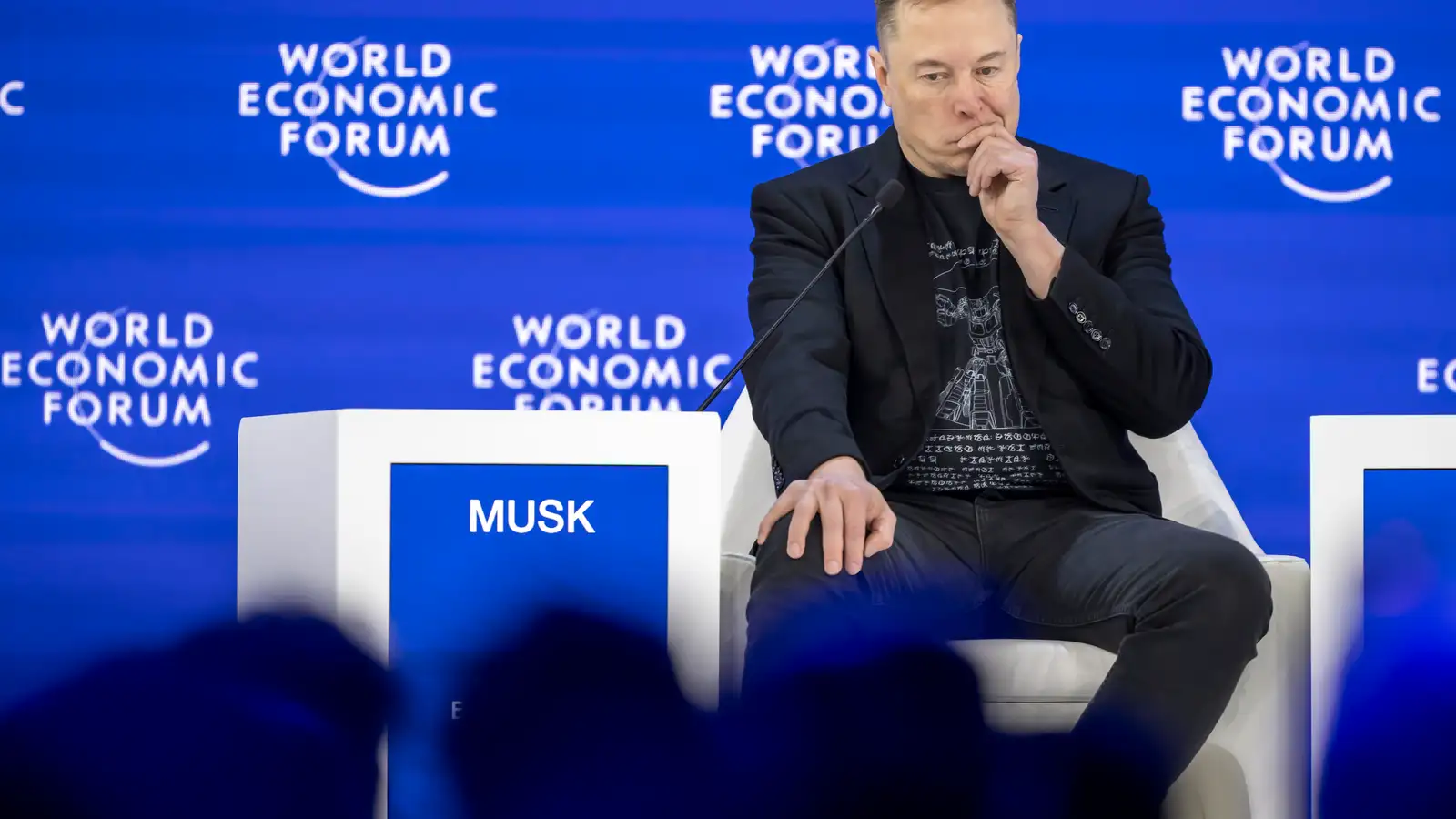 SpaceX beinir sjónum að landnámi tunglsins fremur en Mars