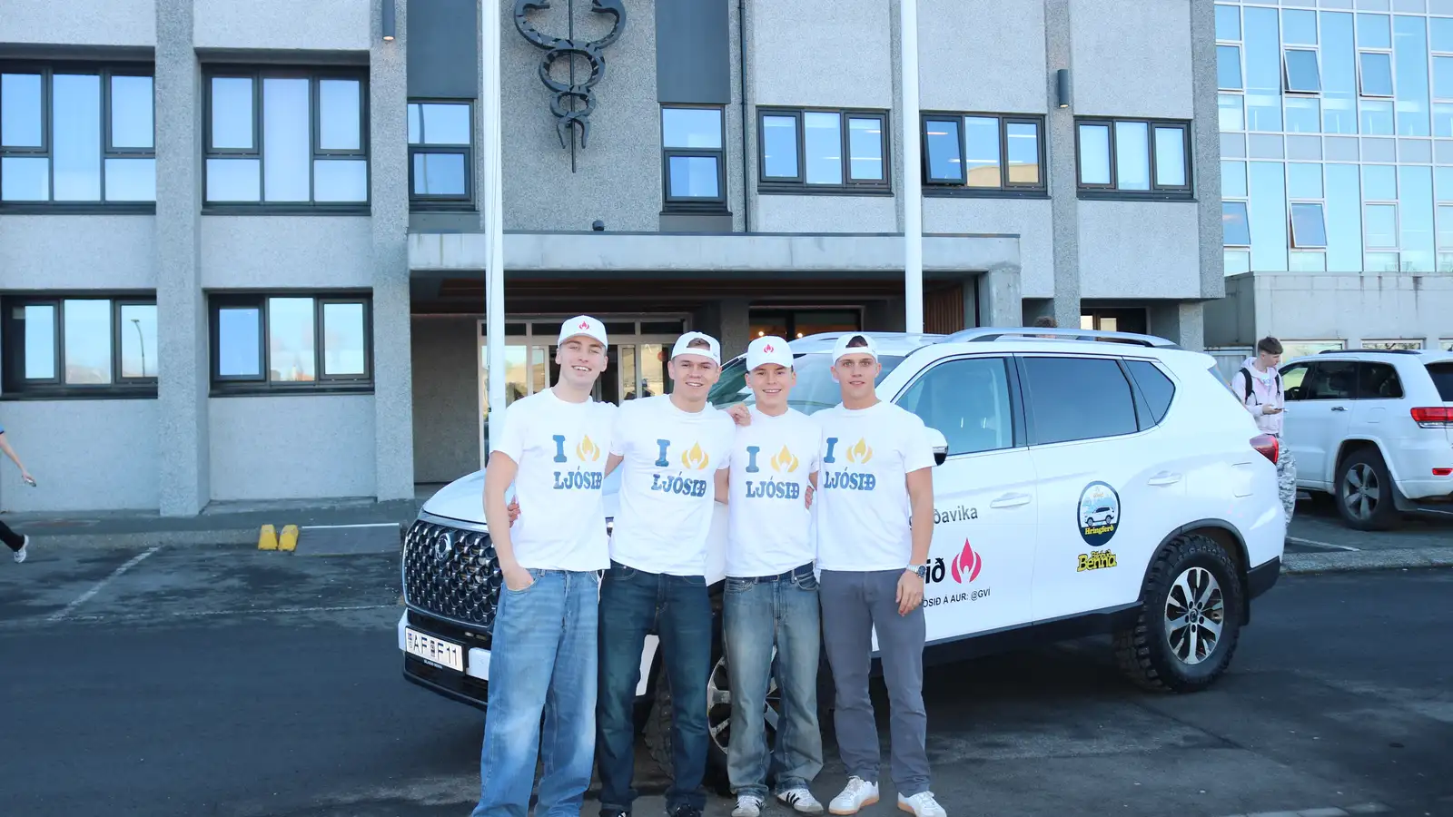 Verzlingar á ferð og flugi fyrir Ljósið