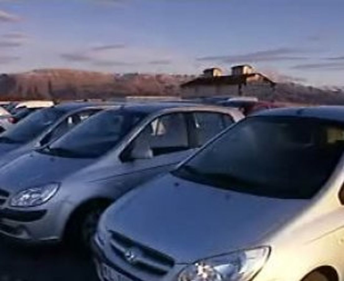 Bílakaupum fækkar - RÚV.is