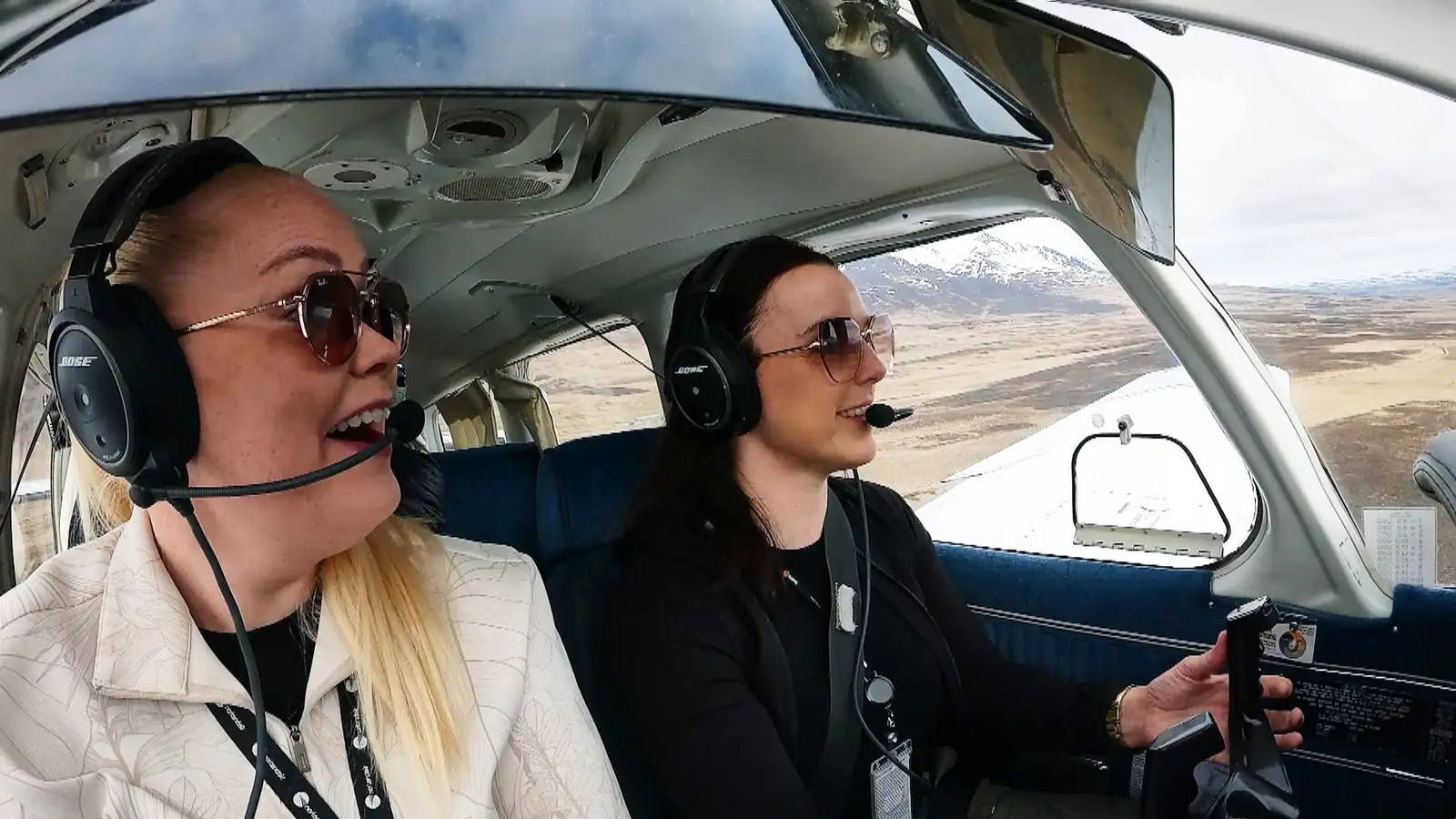 Flugsystur fljúga saman í hádegisverð