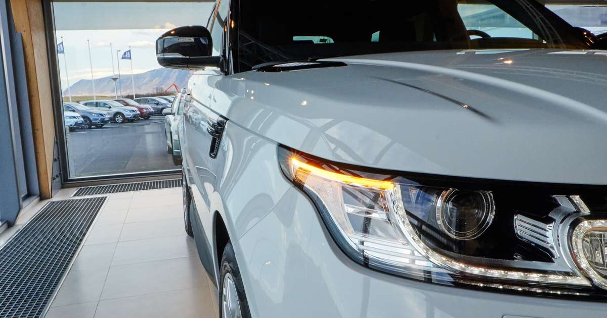 Tax changes drive trebling of new car sales - RÚV.is