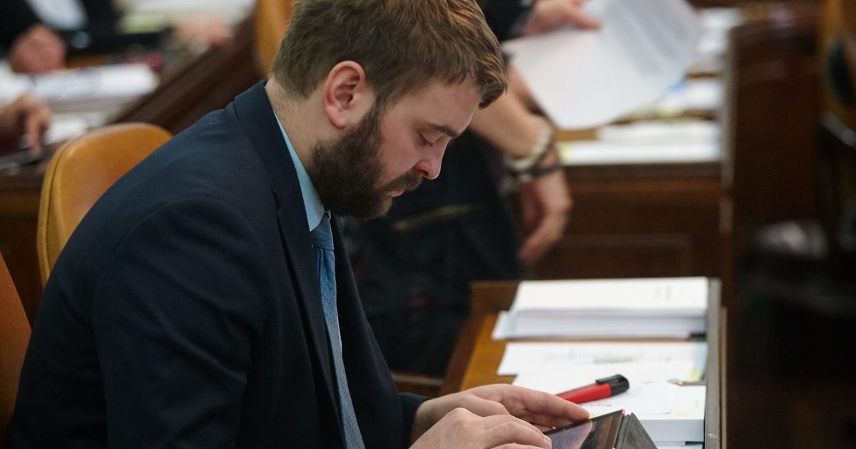 Ásmundur Einar í veikindaleyfi - RÚV.is