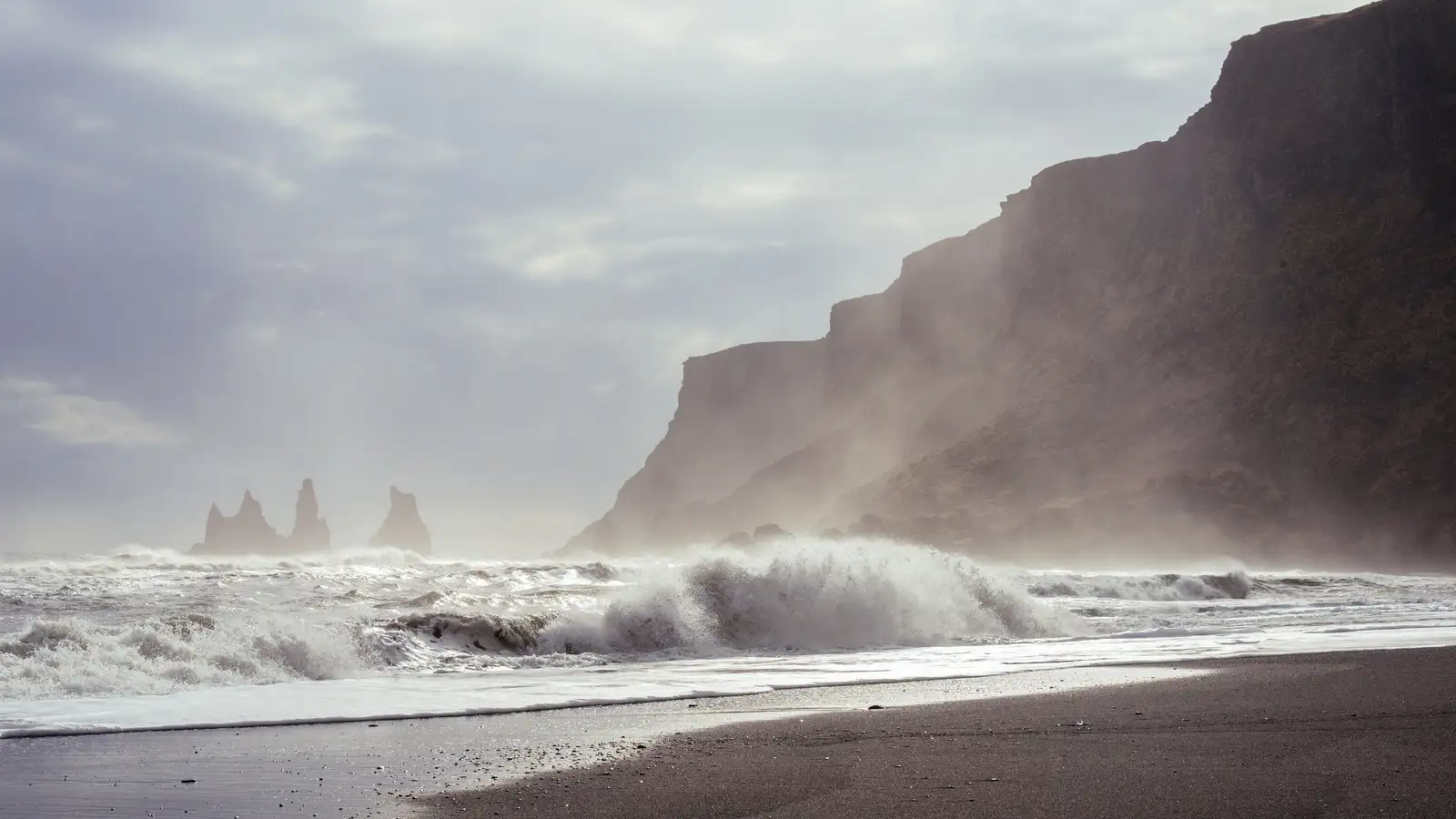 Varasamur vindur á Suðurlandi