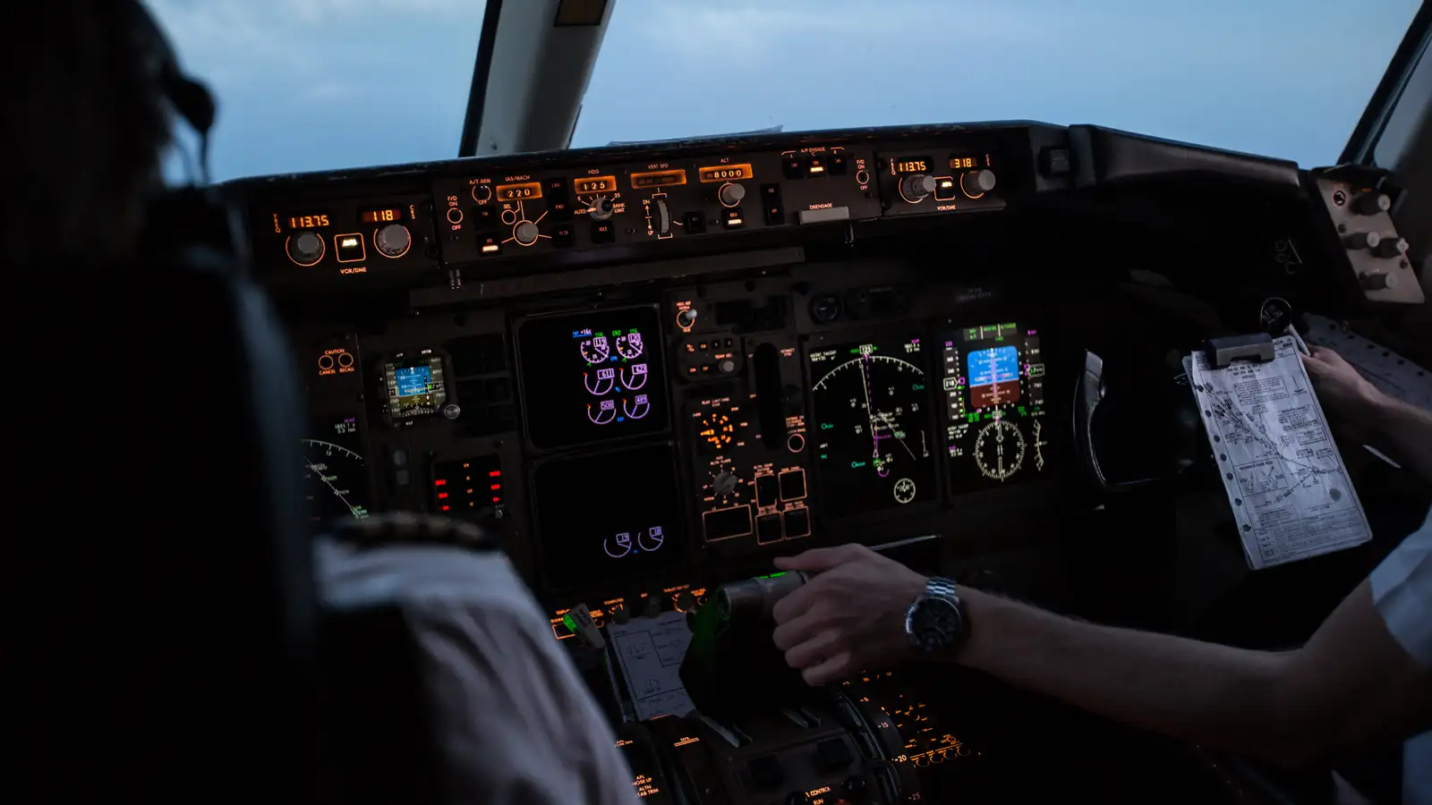 56% flugmanna Icelandair hafa sofnað við störf