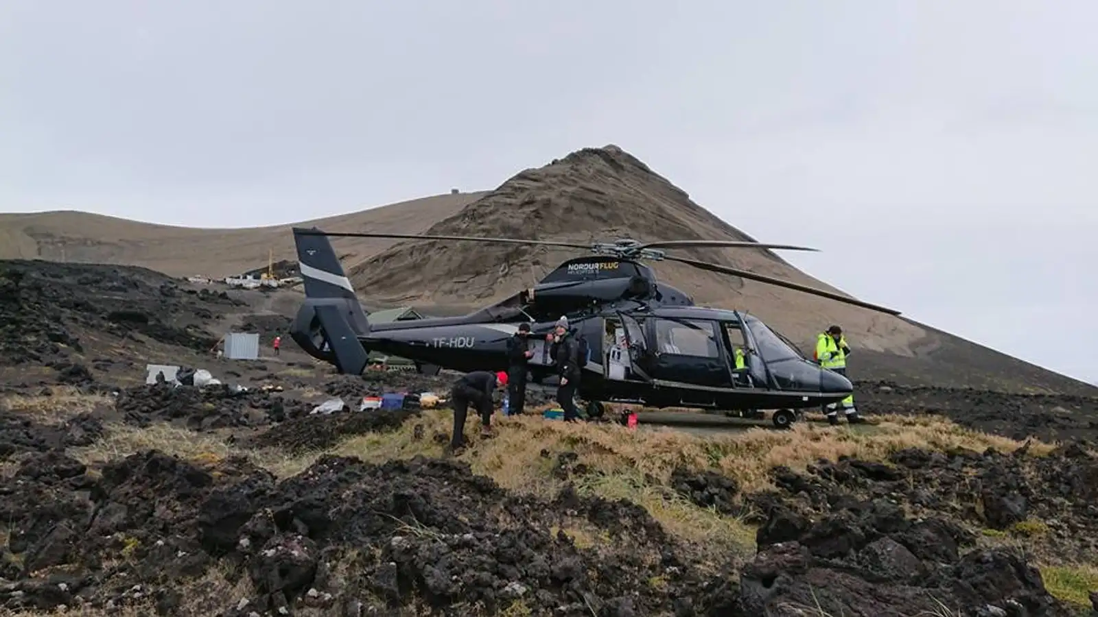 Þyrlupallurinn í Surtsey verður næstum þrefaldaður að stærð
