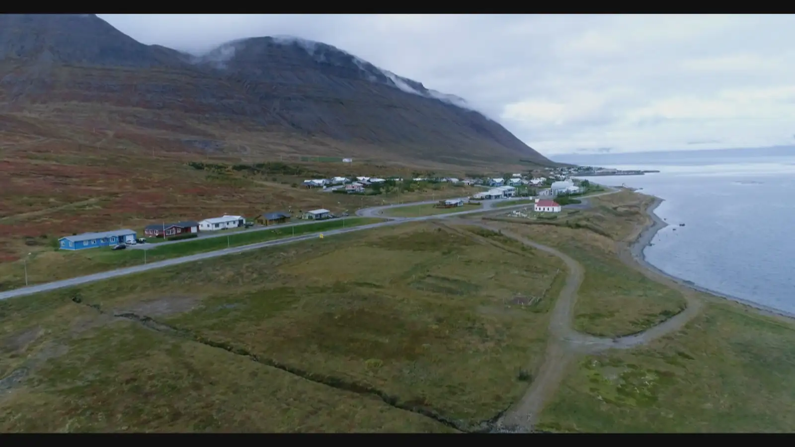 Hvessir norðvestantil og við suðausturströndina