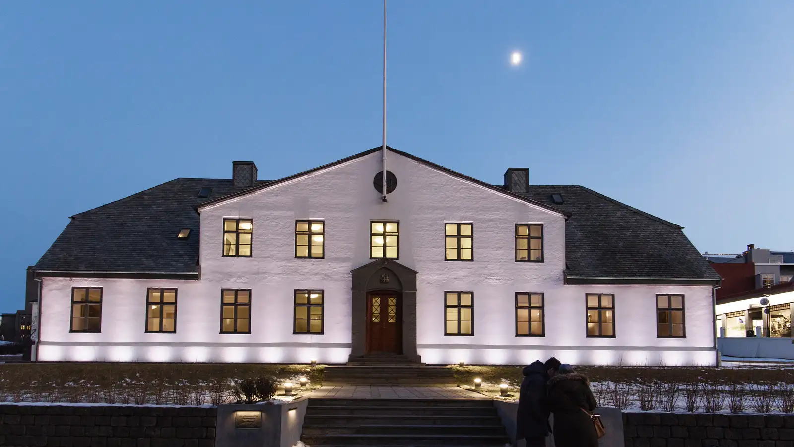 Hvað starfa margir upplýsingafulltrúar í ráðuneytunum?