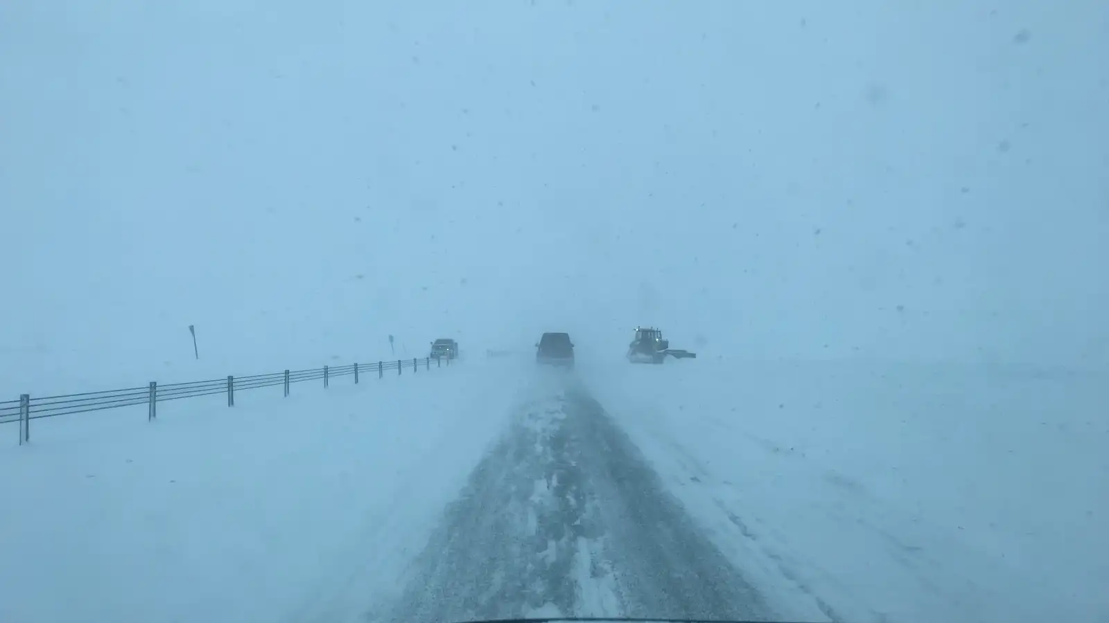 Hellisheiði lokuð vegna umferðaróhapps